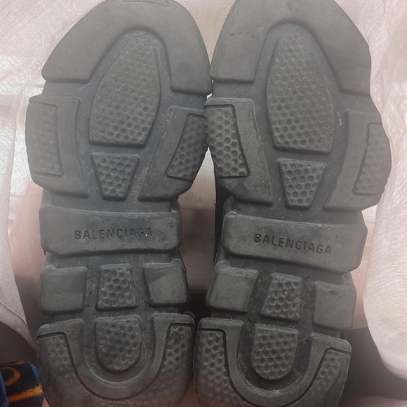 Balenciaga - Picture 3 of 7